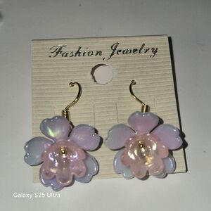 Fashion Jewelry Iridescent Pink and Gold Floral Earrings